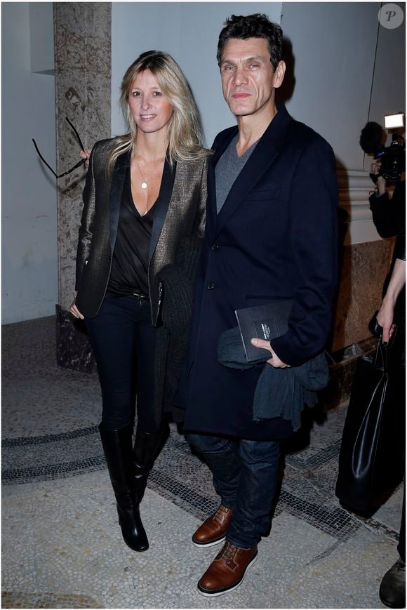 Par le passé, elle a partagé vingt-trois ans de vie commune avec le chanteur Marc Lavoine, qui est le père de ses trois enfants. 

Marc Lavoine et sa femme Sarah Poniatowski
Presentation de la collection Homme Yves Saint Laurent au Grand Palais, à Paris le 20 janvier 2013
