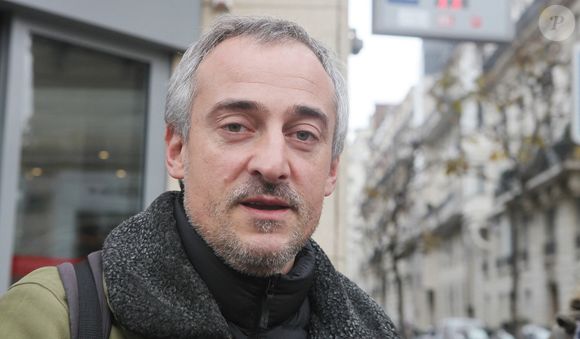 Exclusif - Sébastien Thoen à la sortie des studios de radio RTL à Paris. Le 1er décembre 2022
© Jonathan Rebboah / Panoramic / Bestimage