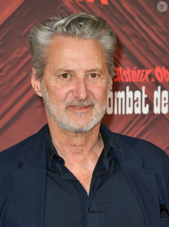 Antoine de Caunes - Photocall de la série Netflix "Astérix et Obélix : le combat des chefs" au Cirque d'Hiver Bouglione à Paris le 29 avril 2025. © Veeren/Bestimage