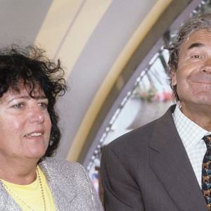 Archives - En France, à Paris, Pierre Perret et sa femme Rebecca à Roland Garros 1998