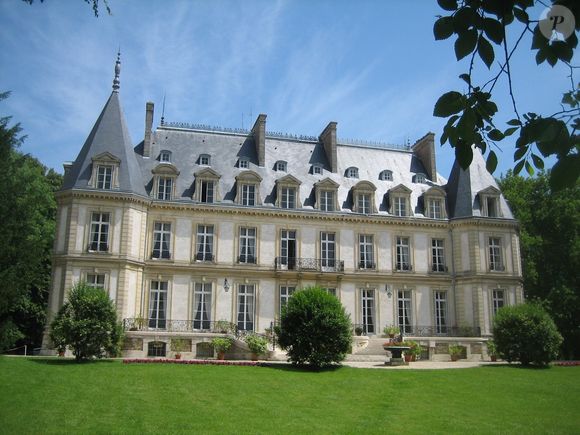 Le tournage s’est déroulé en partie au château de Santeny, dans le Val-de-Marne.

Chanteau de Santeny