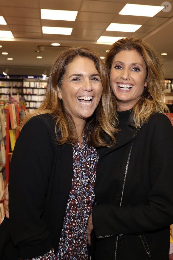 Valérie Bénaïm et Caroline Ithurbide pour la sortie du livre de Valérie Bénaïm à la librairie Eyrolles à Paris le 13 octobre 2019.

© Cédric Perrin /Bestimage