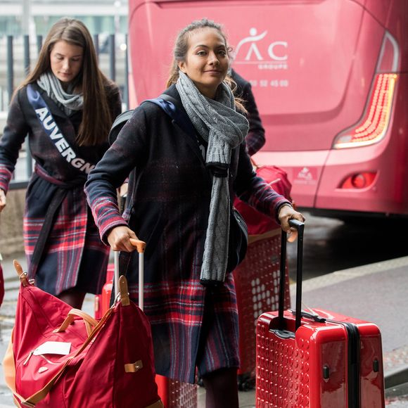 Miss Tahiti: Vaimalama Chaves - Les candidates à l'éléction de Miss France 2019 s'envolent pour l'Ile Maurice à l'aéroport Roissy CDG le 20 novembre 2018.
© Cyril Moreau / Bestimage
