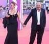 L'architecte leur aurait initialement présenté un budget "estimatif".

Kad Merad et sa femme Julia Vignali à la première du film "Nouvelle Vague" lors du 51éme Festival du Cinéma Américain de Deauville le 12 septembre 2025.
© Denis Guignebourg / Bestimage