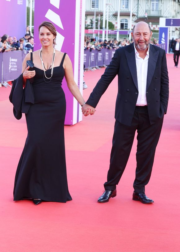 L'architecte leur aurait initialement présenté un budget "estimatif".

Kad Merad et sa femme Julia Vignali à la première du film "Nouvelle Vague" lors du 51éme Festival du Cinéma Américain de Deauville le 12 septembre 2025.
© Denis Guignebourg / Bestimage