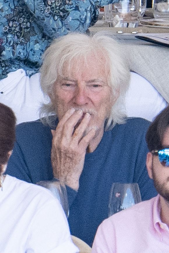 Hugues Aufray sera-t-il à nouveau papa avec son épouse Muriel, de 45 ans sa  cadette ? Le chanteur donne la réponse : Le diaporama - Purepeople