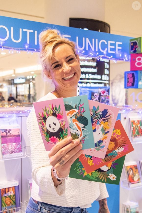 Elodie Gossuin (Miss France 2001) au stand UNICEF du centre commercial Westfield Les 4 Temps du quartier d'affaires de la Défense à Puteaux, France, le 9 décembre 2022. Baptiste Autissier/Panoramic/Bestimage