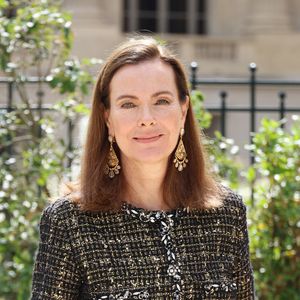 À 68 ans, Carole Bouquet affiche un visage lumineux sans chirurgie esthétique.

Carole Bouquet - Les célébrités arrivent au défilé Chanel Collection Haute Couture Automne/Hiver 2025-2026 lors de la Fashion Week de Paris (PFW)

© Denis Guignebourg / Bestimage