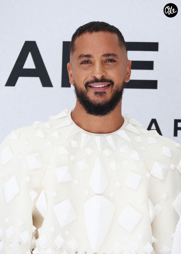 De quoi offrir à Slimane une parenthèse grecque particulièrement privilégiée avant de retrouver les projecteurs !

Slimane - Arrivées au défilé "Stéphane Rolland", Collection Haute Couture Automne/Hiver 2025-2026" lors de la Fashion Week de Paris (PFW) le 8 juillet 2025. © Denis Guignebourg/Bestimage