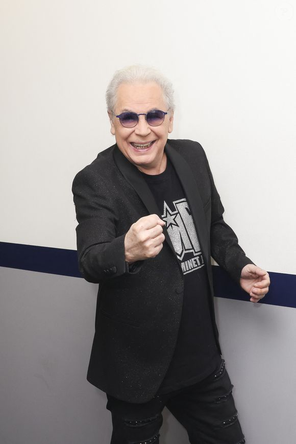 Exclusif - Bernard Minet, en backstage de l'enregistrement de l'émission On Connait La Chanson Années 90, présentée par L.Boccolini et diffusée le 19 mai 2026 sur W9, à Paris, France, le 8 avril 2026. © Jack Tribeca/Bestimage