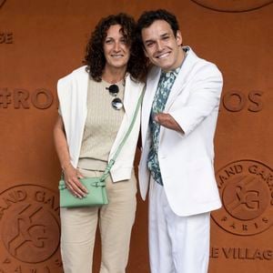 Théo Curin et sa mère Stéphanie au village lors des Internationaux de France de Tennis de Roland Garros 2025, à Paris, France, le 8 juin 2025.
© Cyril Moreau/Bestimage