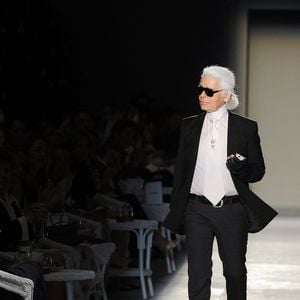 La chatte de Karl Lagerfeld vient de décrocher son premier rôle au cinéma.

Karl Lagerfeld au défilé de mode haute-couture Chanel, le 3 juillet 2012. 

Photo : Rindoff-Borde / Bestimage