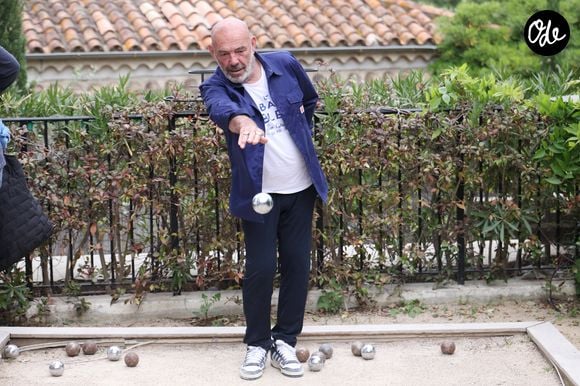 C’est toutefois comme DJ qu’il s’est fait connaître, notamment après sa rencontre avec Thierry Ardisson, qui a marqué un tournant dans sa vie professionnelle. 

Philippe Corti participe à l'événement « Les Chefs à Saint-Tropez fêtent les producteurs », le 3 mai 2026 à Saint-Tropez, en France. Photo de Jérôme Dominé/ABACAPRESS.COM