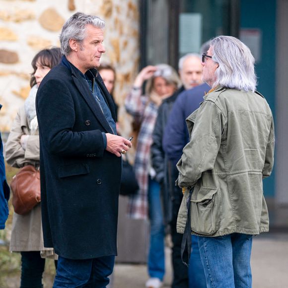 David Brécourt et guest aux obsèques du chanteur Herbert Léonard au crématorium de Saint-Fargeau-Ponthierry, France, le 12 mars 2025. © Bestimage