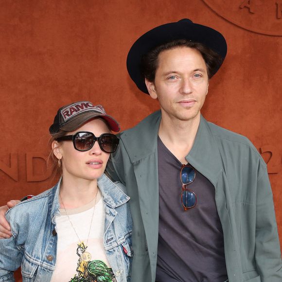 Mélanie Thierry et Raphaël - Internationaux de France de Tennis de Roland Garros 2022. Paris, le 26 mai 2022. © Bertrand Rindoff Petroff / Bestimage