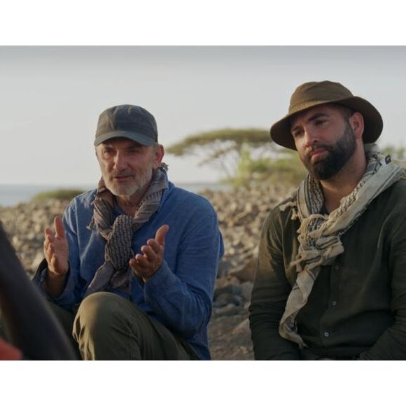 "Rendez-vous en terre inconnue" avec Kendji Girac et Frédéric Lopez chez les Turkana, émission anniversaire pour les 20 ans de "Rendez-vous en terre inconnue" diffusée le 29 avril 2025 sur France 2