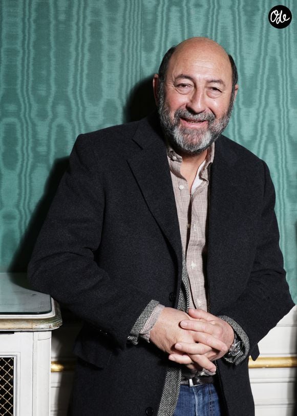 Exclusif - Kad Merad lors de la remise des prix de l'académie Alphonse Allais à paris le 18 novembre 2025 dans les salons d'honneur de la SACD. © Denis Guignebourg / Bestimage