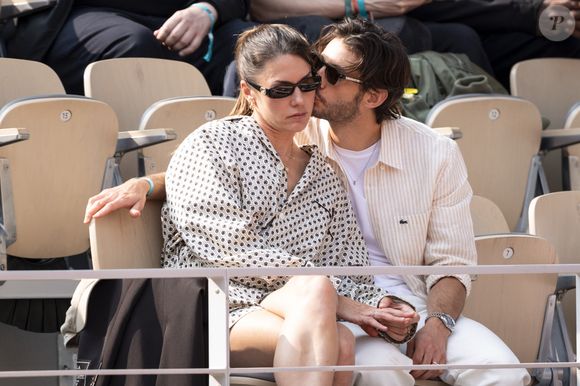 L’acteur revendique un rythme de travail maîtrisé pour éviter la pression du star-system.

Pierre Niney, sa compagne Natasha Andrews en tribunes lors de la finale messieurs des Internationaux de France de Tennis de Roland Garros 2025 (jour 15), à Paris, France, le 8 juin 2025. © Cyril Moreau/Bestimage
