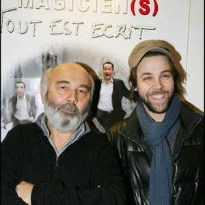 Archives - Gérard Jugnot et son fils Arthur Jugnot au théâtre du Splendid, à Paris. RINDOFF-GUIREC / BESTIMAGE
