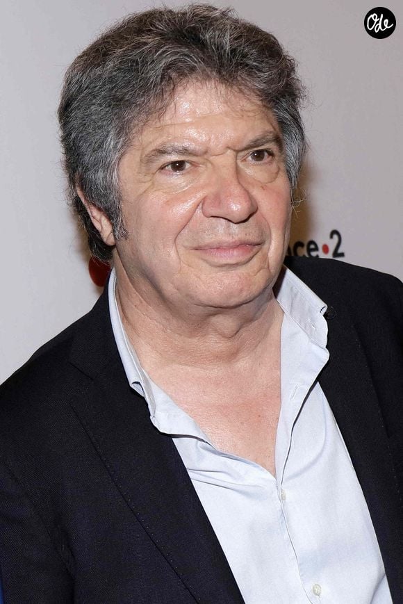 Lionnel Astier posant lors d'une séance photo à Paris, en France, en mai 2018. Photo : VIM/ABACAPRESS.COM
