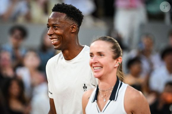 "Elina, donc là je vais te remercier. Je voudrais remercier ma femme parce que sans elle, je ne serais peut-être pas encore là ce soir”, a-t-il déclaré.

Elina Svitolina et Gael Monfils à la soirée "Gael & Friends" à Roland Garros sur le court Phlippe Chatrier à Paris le 21 mai 2026.  Zuma Press / Bestimage