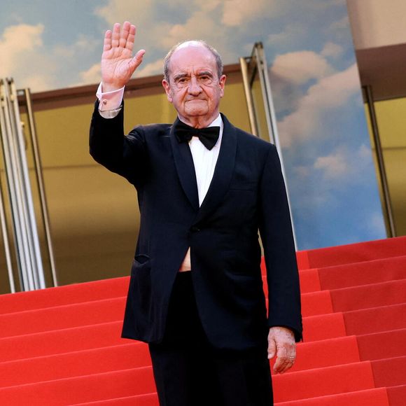Figure du cinéma et de la télévision,


Pierre Lescure - Montée des marches pour la cérémonie de clôture du 75ème Festival International du Film de Cannes. 
© Dominique Jacovides / Bestimage