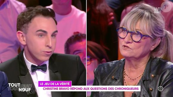 Jordan de Luxe lui a notamment demandé si elle vivait bien sa vie.

Christine Bravo et Jordan de Luxe sur le plateau de "Tout Beau, Tout N9uf" ce 16 octobre 2025.

Capture d'écran de TBT9 / W9