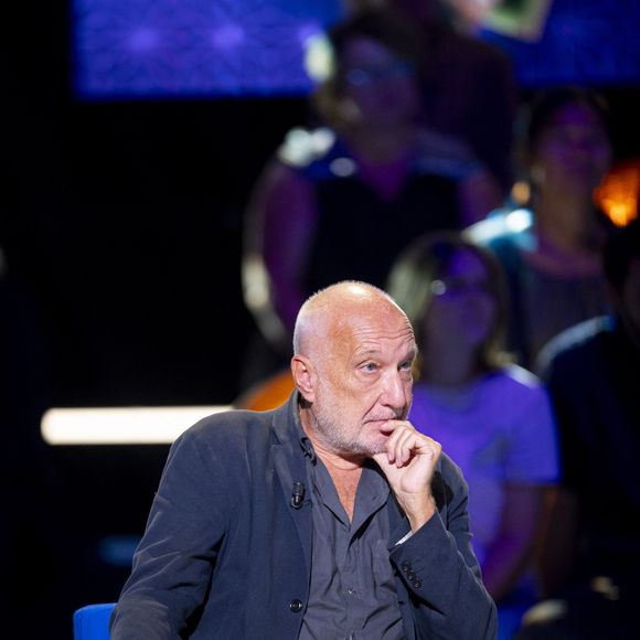 Exclusif - François Berléand lors de l'enregistrement de l'émission "La Boîte à secrets", présentée par F.Bollaert et diffusée le 26 septembre 2025 sur France 3, dans les studios du Lendit à Saint-Denis, Seine Saint-Denis, France, le 8 septembre 2025. © Pierre Perusseau/Bestimage