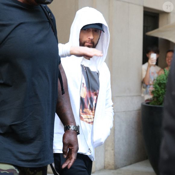 Eminem à la sortie de l'hôtel The Four Seasons à New York City le 24 juin 2022. Photo : Christopher Peterson/Splash News/ABACAPRESS.COM