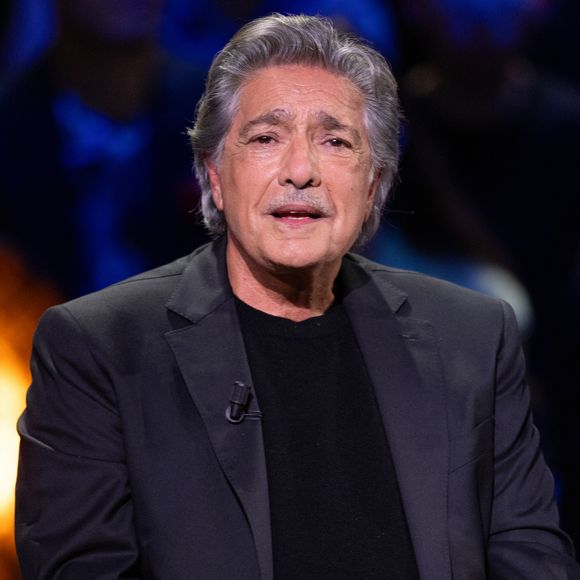 Tous les trois sont issus du monde de la musique !

Exclusif - Frédéric François lors de l'enregistrement de l'émission "La Boîte à secrets", présentée par F.Bollaert et diffusée le 16 janvier 2026 sur France 3, dans les studios du Lendit à Saint-Denis, France, le 16 décembre 2025. © Cyril Moreau/Bestimage