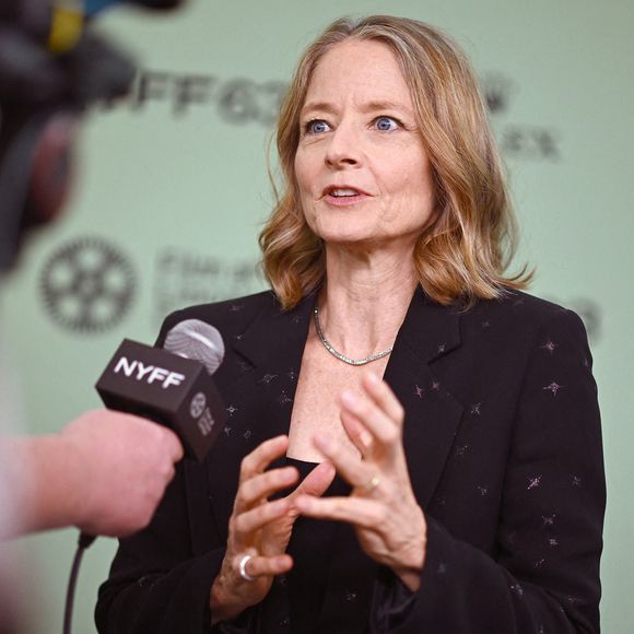L'actrice Jodie Foster assiste au tapis rouge de 'A Private Life' lors du 63ème Festival du Film de New York, Alice Tully Hall, Lincoln Center, 5 octobre 2025. Photo by Anthony Behar/SPUS/ABACAPRESS.COM
