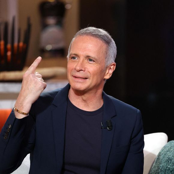 Une confidence survenue lors d'une discussion autour de la charge mentale.

Exclusif - Samuel Etienne lors de l'enregistrement de la nouvelle émission "Bertrand n'a pas sommeil", présentée par B.Chameroy et diffusée le 19 janvier sur France 2
Dominique Jacovides / Bestimage