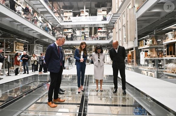 Catherine Kate Middleton, princesse de Galles, est en visite à la V&A East Storehouse à Londres le 10 juin 2025

© Eddie Mulholland / Pool / Burton via Bestimage