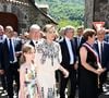 À Vic-sur-Cère, Gabriella, la jeune comtesse de Carladès a inauguré le square qui porte désormais son nom, recevant les clefs de la ville des mains de la maire.
Le prince Albert II de Monaco, la princesse Charlène de Monaco, le prince Jacques de Monaco, marquis des Baux, et la princesse Gabriella de Monaco, comtesse de Carladès, ont été accueillis à Vic-sur-Cère, dans le Cantal, en France. © Bruno Bebert/Bestimage