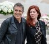 Interviewé par "Télé 7 Jours", Julien Clerc a évoqué sa relation amoureuse avec Hélène Gremillon qui partage sa vie.

Julien Clerc et sa compagne Hélène Grémillon - Sortie des obsèques de l'auteure-compositrice-interprète et actrice française Françoise Hardy au crématorium du cimetière du Père-Lachaise à Paris, France. © Jacovides-Moreau/Bestimage