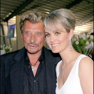 Cette publication a profondément touché les fans, qui y ont vu la fin d’un chapitre intime du clan Hallyday. 

Laeticia et Johnny Hallyday - Soirée de bienfaisance de la fondation Little Dreams à Lausanne © DANIEL ANGELI / BESTIMAGE
