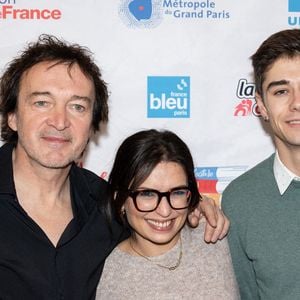 Cali, Lucie Bernardoni, Axel Marbeuf participent au festival du livre 'Des Livres, Des Artistes' à la Maison de la Chimie le 01 décembre 2024 à Paris, France. Photo par Nasser Berzane/Abaca