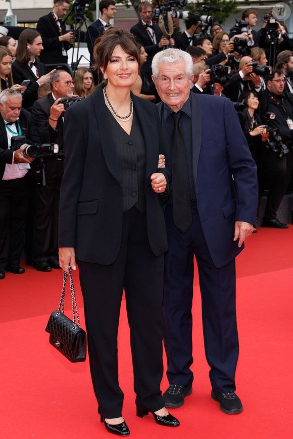 Qui filent visiblement toujours le parfait amour

Valérie Perrin et son mari Claude Lelouch - Montée des marches du film « Partir un jour » pour la cérémonie d’ouverture du 78ème Festival International du Film de Cannes, au Palais des Festivals à Cannes. Le 13 mai 2025
© Jacovides-Moreau / Bestimage