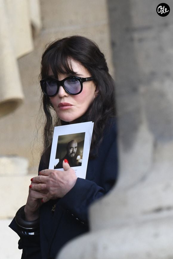Isabelle Adjani - Personnalités aux obsèques de Jean-Paul Rappeneau en l’église Saint-Sulpice à Paris le 10 septembre 2026
©Agence/Bestimage