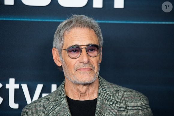 Gérard Lanvin assiste à l'avant-première de la série Apple TV « Liaison » au Cinéma Publicis, le 12 février 2023 à Paris. Photo : Nasser Berzane/ABACAPRESS.COM
