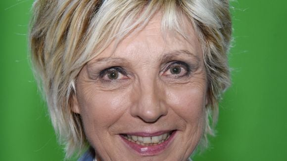 À bientôt 78 ans, Évelyne Dhéliat évoque son apparence et le recours à des interventions