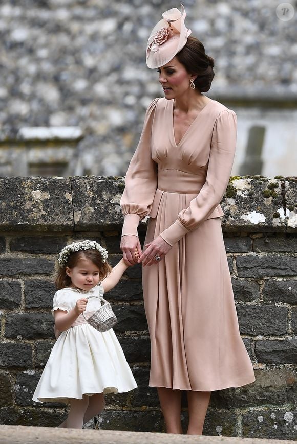 Catherine (Kate) Middleton, duchesse de Cambridge et la princesse Charlotte de Cambridge - Mariage de P. Middleton et J. Matthew, en l'église St Mark Englefield, Berkshire, Royaume Uni, le 20 mai 2017.