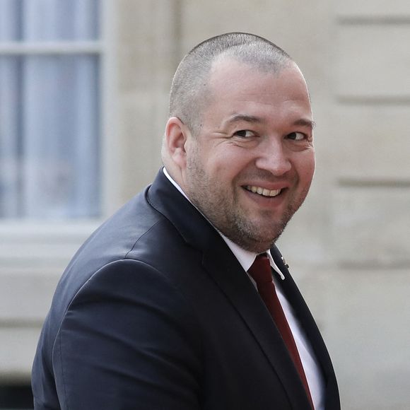 Il faut dire que Brigitte Macron suit un régime tout ce qu'il y a de plus conseillé. Et c'est l'ancien chef des cuisines de l'Elysée qui a vendu la mèche. 




Guillaume Gomez arrive au palais présidentiel de l'Élysée, à Paris, le 7 mai 2022, pour assister à la cérémonie d'investiture d'Emmanuel Macron comme président français, suite à sa réélection le 24 avril dernier © Stéphane Lemouton/Bestimage