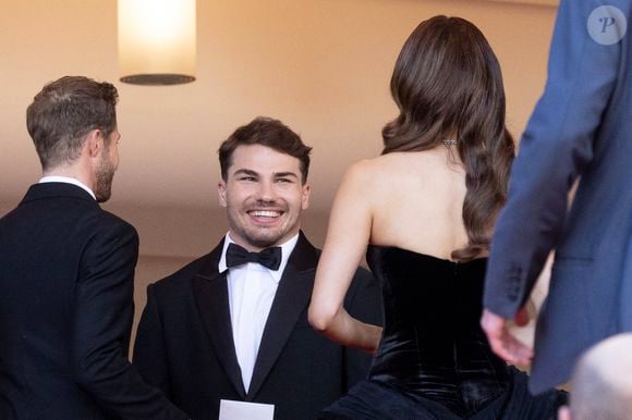 Antoine Dupont et sa compagne Iris Mittenaere - Antoine Dupont et sa compagne Iris Mittenaere se retrouvent sur les marches  du film « Dossier 137 » lors du 78ème Festival International du Film de Cannes le 15 mai 2025.

© Jacovides / Moreau / Bestimage