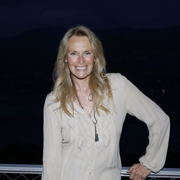 Exclusif - Estelle Lefébure lors du dîner au Restaurant Lamartine lors de la 2ème édition du Festival du Cinéma Français et Gastronomie d'Aix-les-Bains le 8 juin 2023. © Denis Guignebourg / Bestimage