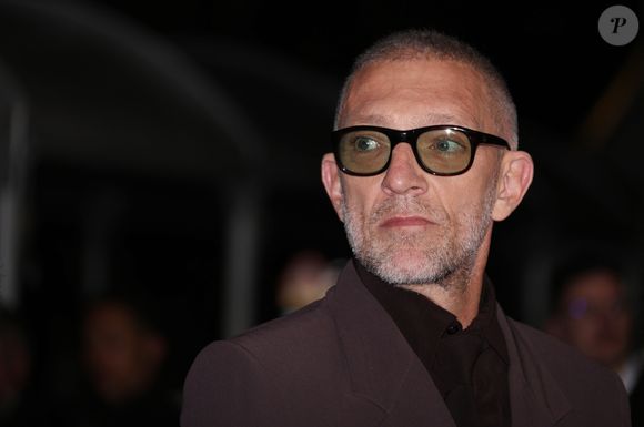 Vincent Cassel - Montée des marches du film « Parthenope » lors du 77ème Festival International du Film de Cannes, au Palais des Festivals à Cannes. Le 21 mai 2024. Agence / Bestimage