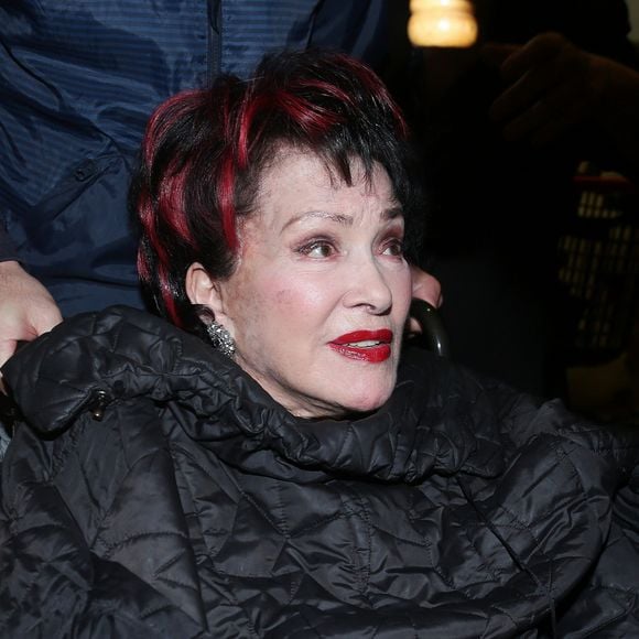 Exclusif - Rika Zaraï en fauteuil roulant à la soirée "La nuit de la déprime" aux Folies Bergère à Paris. 

Photo : Panoramic / Bestimage