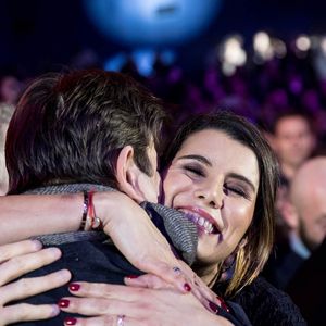 Karine Ferri lors de l'émission hommage à "Grégory Lemarchal, 10 ans après l'histoire continue" au Zénith de Paris et retransmis en direct sur TF1 le 7 janvier 2017. 

© Cyril Moreau/Bestimage