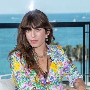 Elle est à la tête d'une jolie famille recomposée : elle a eu en 2002 un premier garçon prénommé Marlowe avec le musicien John Ulysses Mitchell. 

Lou Doillon au photocall de Talks Women in Motion par Kering à l'hôtel Majestic en marge du 74ème festival du film de Cannes le 10 juillet 2021.

© Borde / Jacovides / Moreau / Bestimage