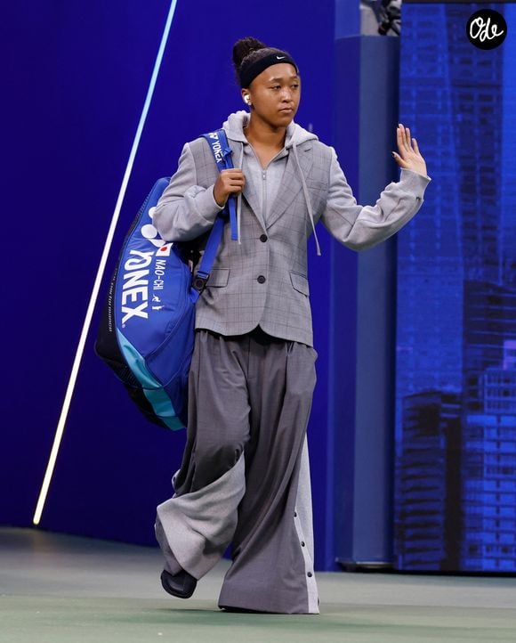 assumant ses choix personnels avec une force admirable qui résonne bien au-delà des courts de tennis.

Naomi Osaka le 5 septembre 2026 à New York
©Backgrid USA / Bestimage